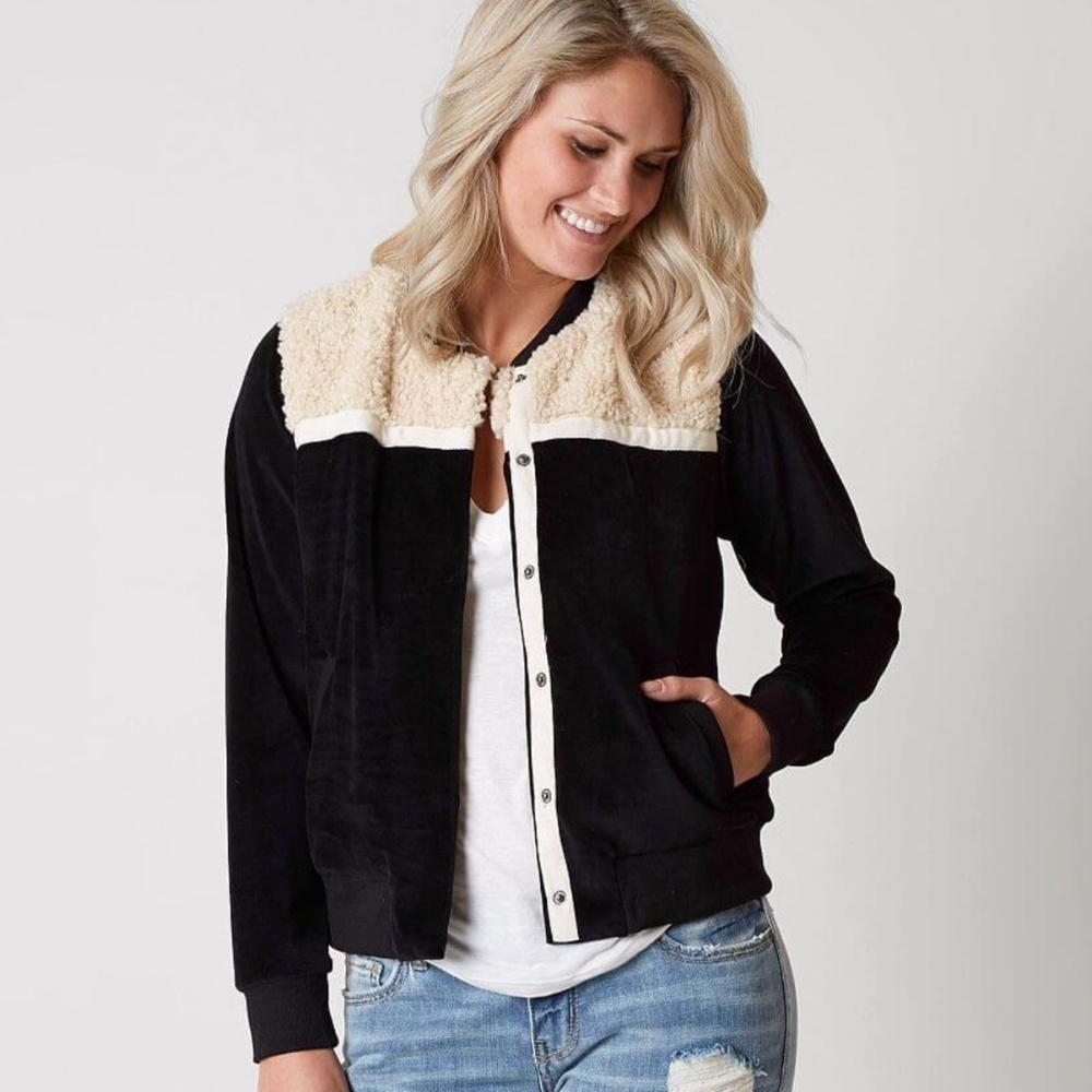 Gimmicks Black Sherpa Women’s Velour Snap Bomber Jacket (S)